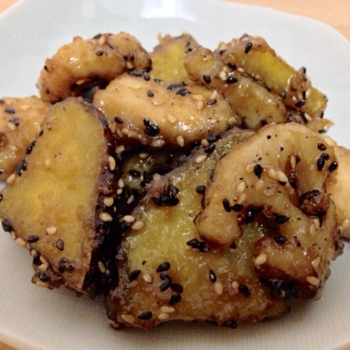 ごまたっぷり!レンコンとサツマイモと鶏肉の炒めもの